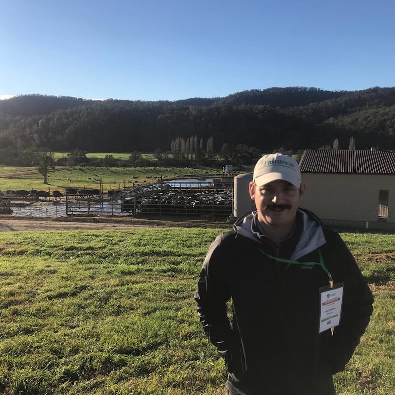 Juan Molfino overlooking the afternoon milking