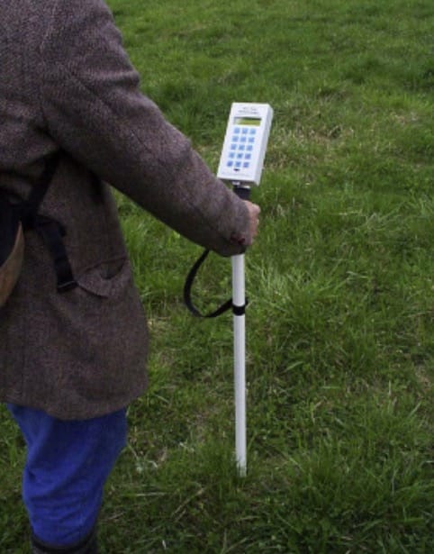 Pasture probe capacitance meter